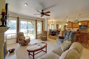 House (3 Bedrooms) | Interior