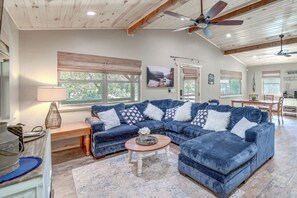 Casa (2 Bedrooms) | Interior