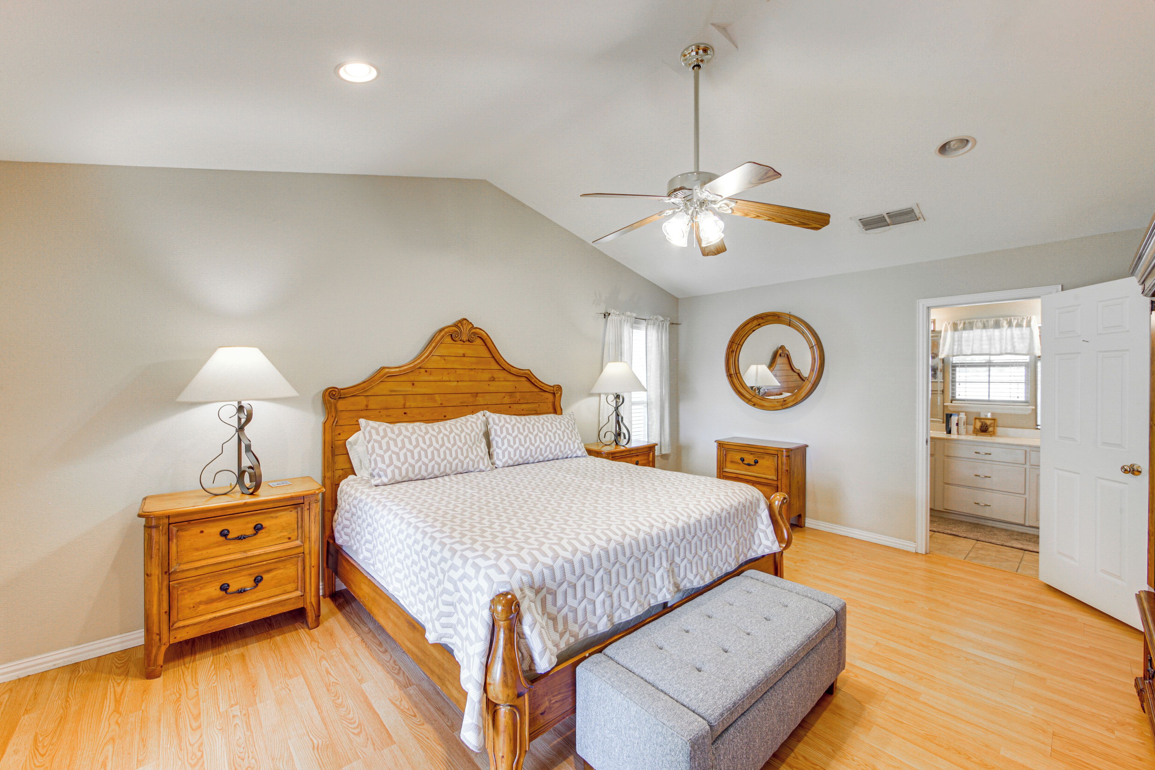 House (3 Bedrooms) | Interior