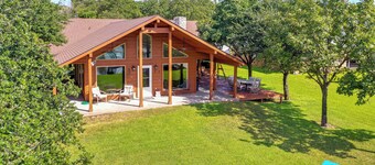 Rhodes Retreat w/ Dock on Cedar Creek Lake!