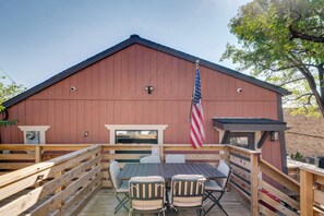 House (2 Bedrooms) | Interior - Steps to C Street & Saloons! Virginia City Getaway (Virginia City)