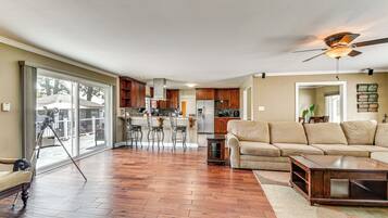 House (3 Bedrooms) | Interior