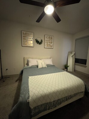 1 habitación, tabla de planchar con plancha, wifi y ropa de cama