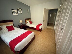 2 bedrooms, iron/ironing board, WiFi, bed sheets - Modern apartment in the heart of Westlands with a gym & pool (Nairobi)