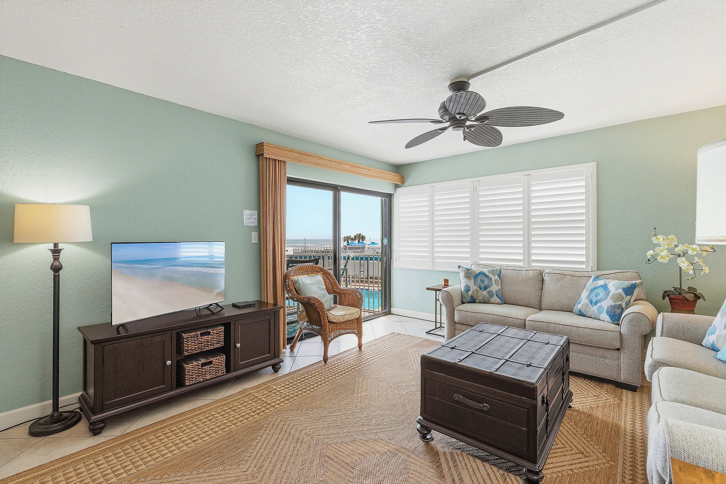 Smart TV, lettore DVD, libri