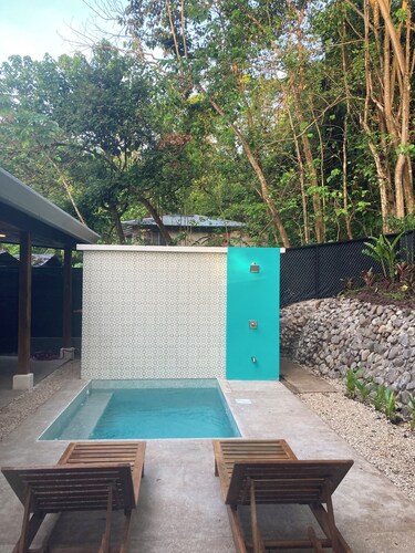Charming casita with a private pool awaits you … come and enjoy the pura vida!