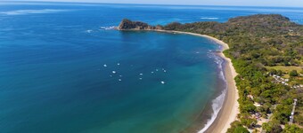 Charming casita with a private pool awaits you … come and enjoy the pura vida!