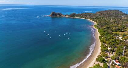 Charming casita with a private pool awaits you … come and enjoy the pura vida!