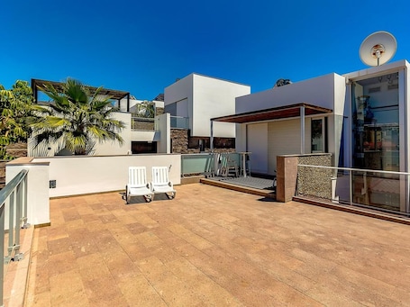Villa | Property grounds