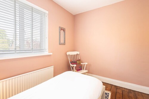 Host & Stay | Newton House