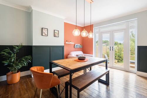 Host & Stay | Newton House