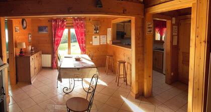 Chalet au coeur d'une nature verdoyante au calme - Gßte de France 3 épis