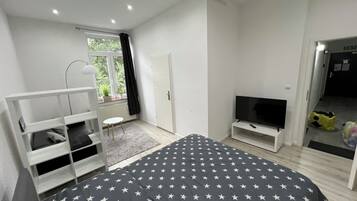 1 habitación, wifi y ropa de cama