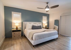 3 chambres, bureau, fer et planche à repasser, lit parapluie