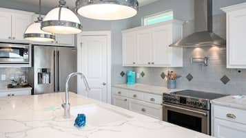 Fridge, microwave, dishwasher, coffee/tea maker
