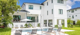 Larkshine House at Lunara Bay