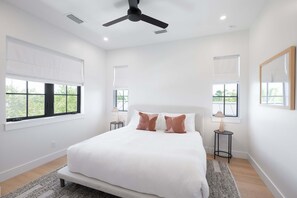 8 chambres, fer et planche à repasser, Wi-Fi, draps fournis