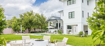 Larkshine House at Lunara Bay