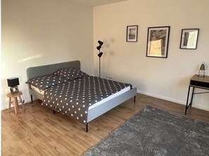 1 Schlafzimmer, WLAN, Bettwäsche