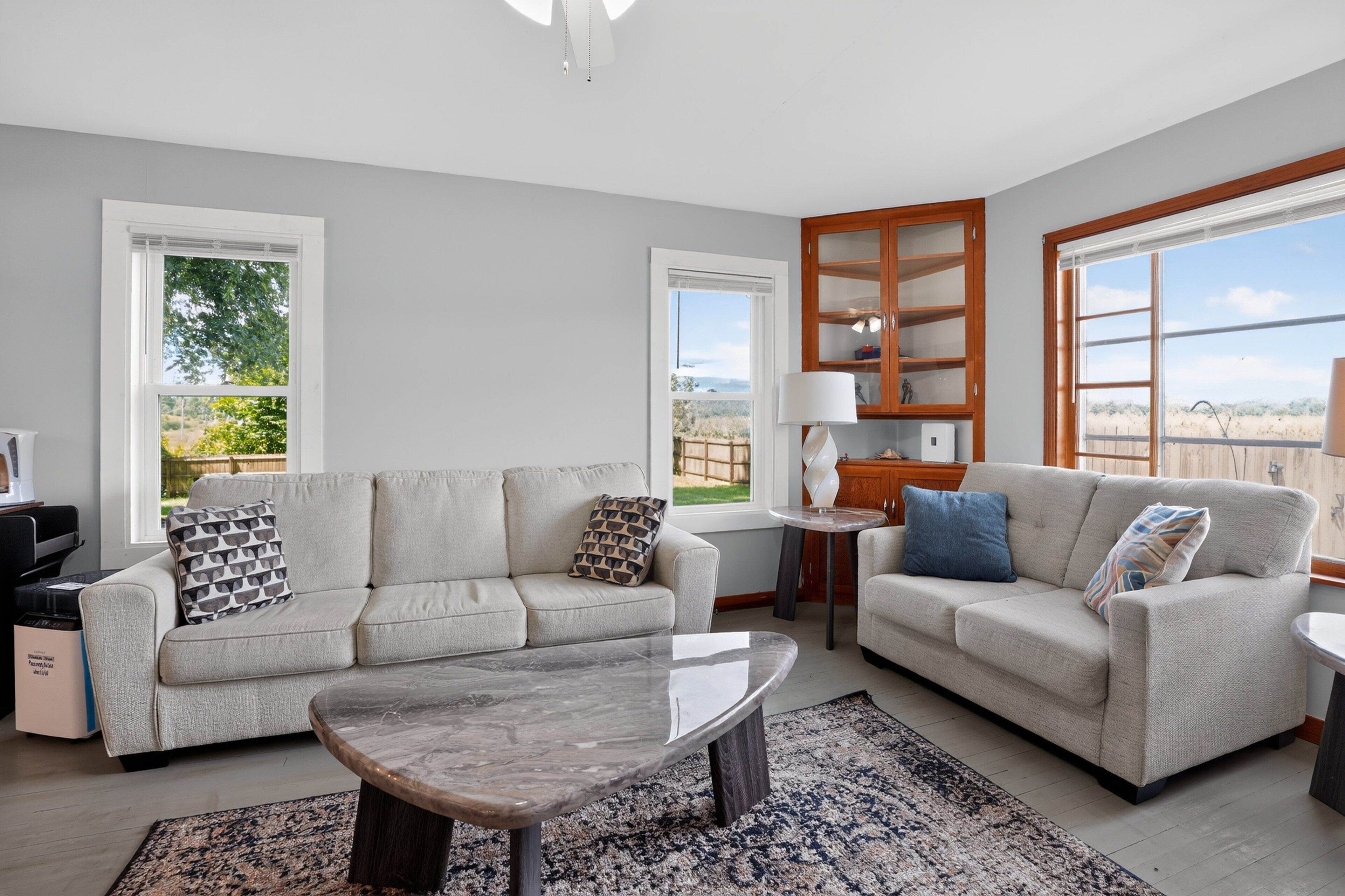House, 4 Bedrooms | Living area