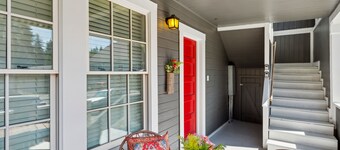 Charming Downtown Mccloud Retreat 2 Bedroom Home by RedAwning