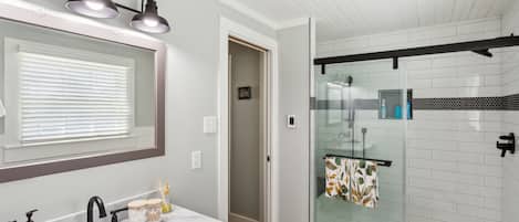 House, 2 Bedrooms | Bathroom