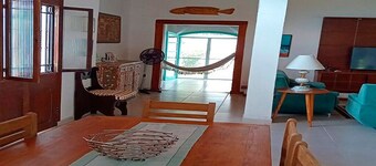 Curta a Natureza da Praia de Fortaleza Nesta Confortável Casa a 50m da Praia