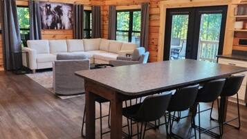 House, 2 Bedrooms | Living area