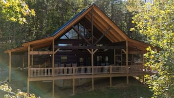 House, 2 Bedrooms | Exterior