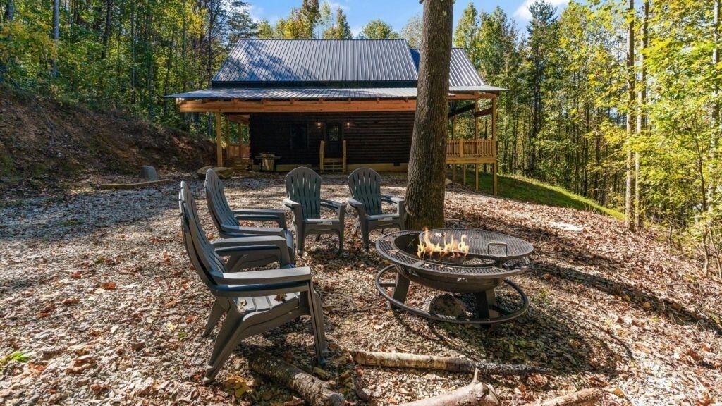 House, 2 Bedrooms | Property grounds