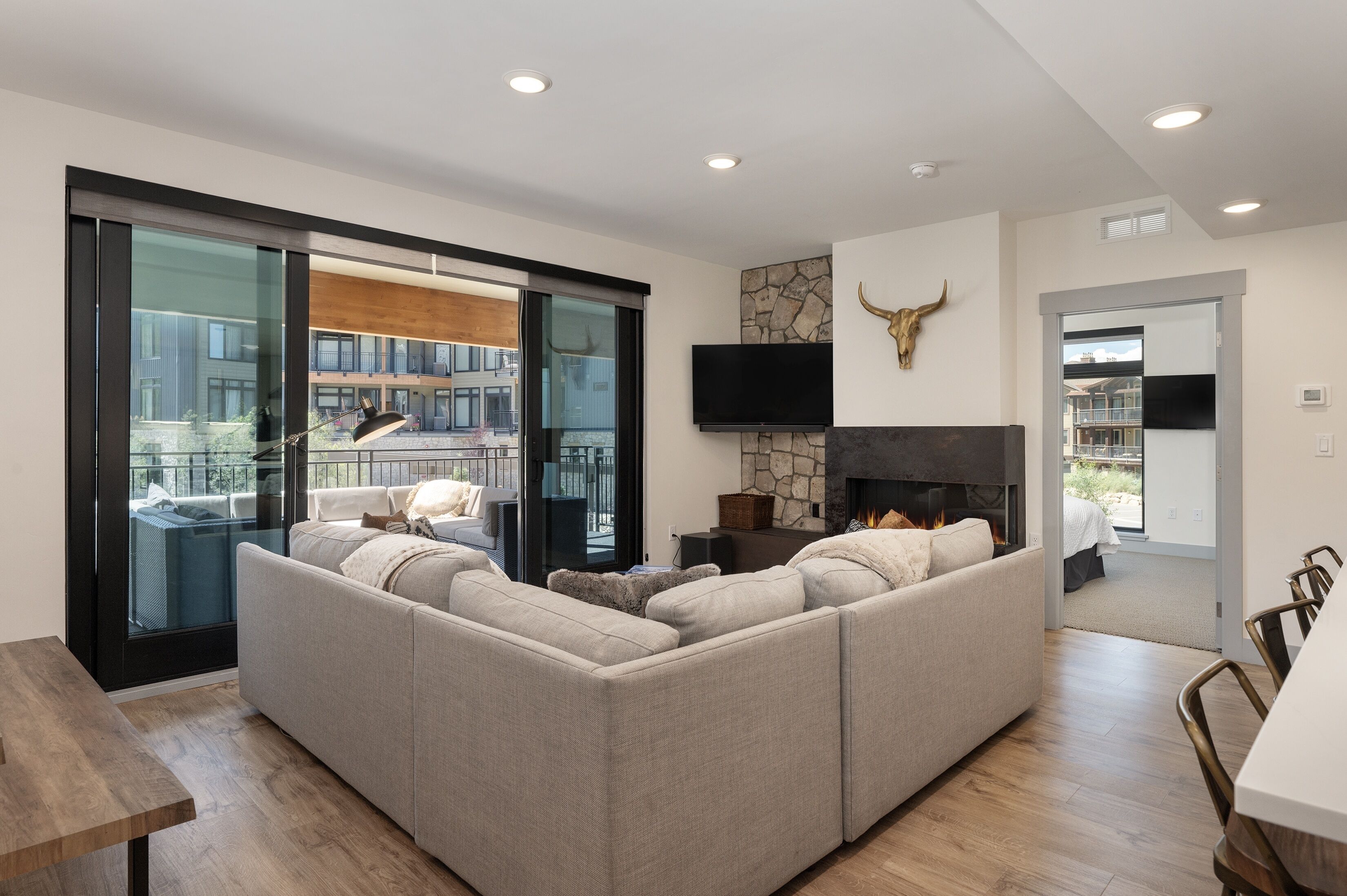 Apartment, 3 Bedrooms | Living area