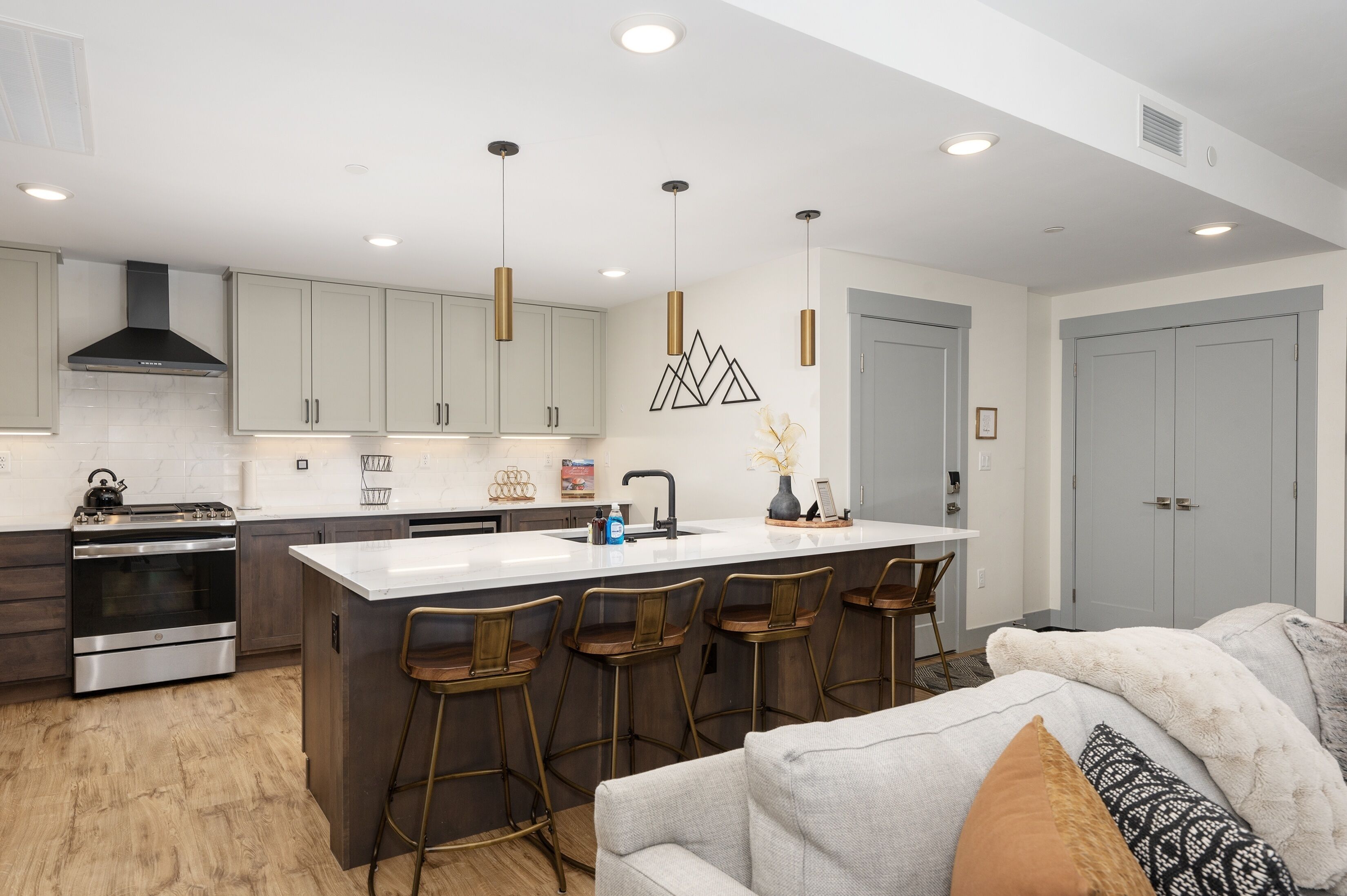 Apartment, 3 Bedrooms | Private kitchen | Fridge, oven, coffee/tea maker, toaster