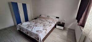 1 bedroom, WiFi, bed sheets