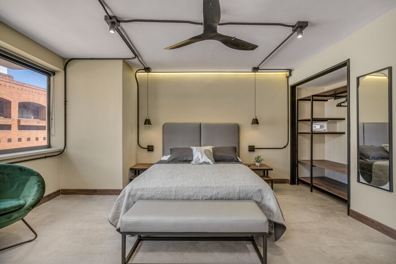 Desk, free WiFi, bed sheets