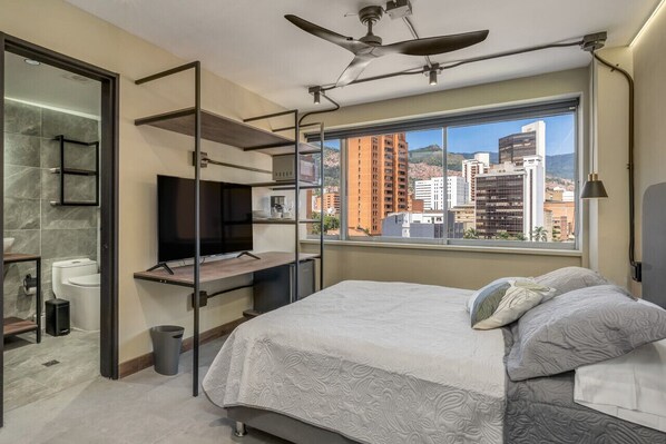 1 bedroom, desk, WiFi, bed sheets