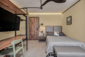 1 bedroom, desk, WiFi, bed sheets