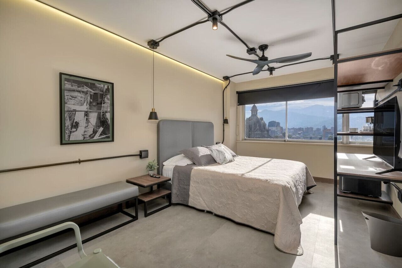 1 bedroom, desk, WiFi, bed sheets