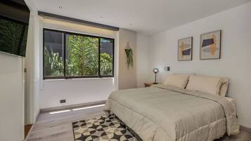 3 bedrooms, iron/ironing board, travel crib, free WiFi