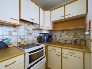 Refrigerador, microondas, horno y lavavajillas