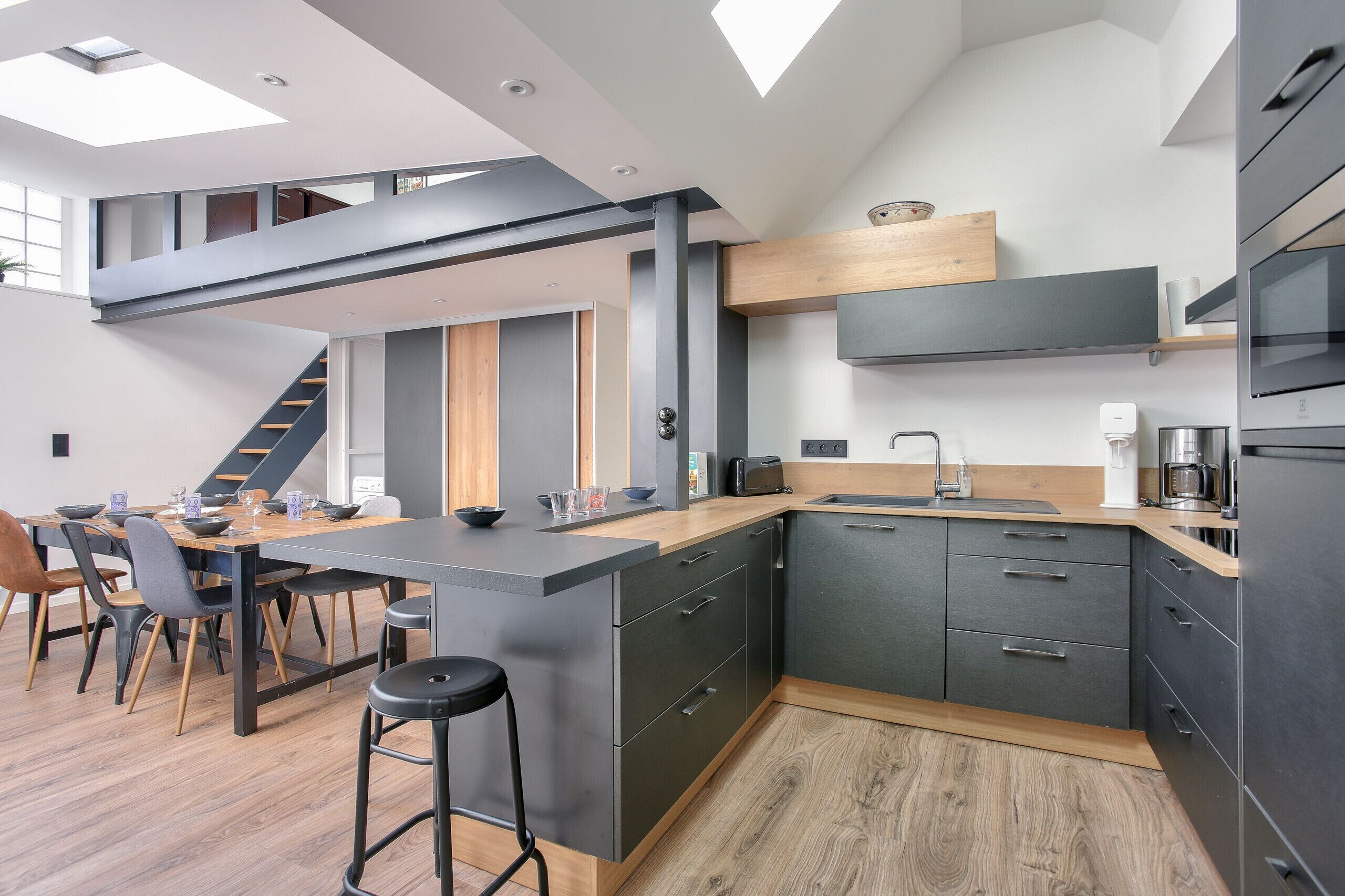 Réfrigérateur, micro-ondes, four, lave-vaisselle