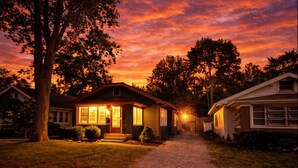 Unclassified image, 4 of 62, button - Hot Tub+Arcade / Fire Pit Retreat Near Monon Trail (Indianapolis)