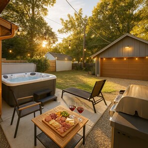 Terrace/patio - Hot Tub & Pets—Catch Butler Basketball & Winter Jam this week (Indianapolis)