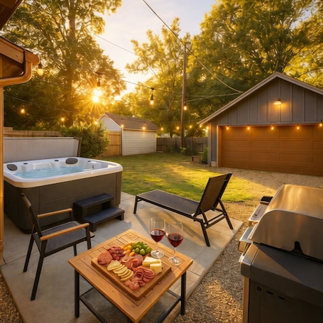 テラス / パティオ. Private Hot Tub / Arcade Games /Fenced Yard + EV