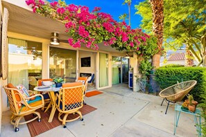 Outdoor dining - 20% Off May 7-10! Great Reviews W/Pool & Hot Tub (Palm Springs)
