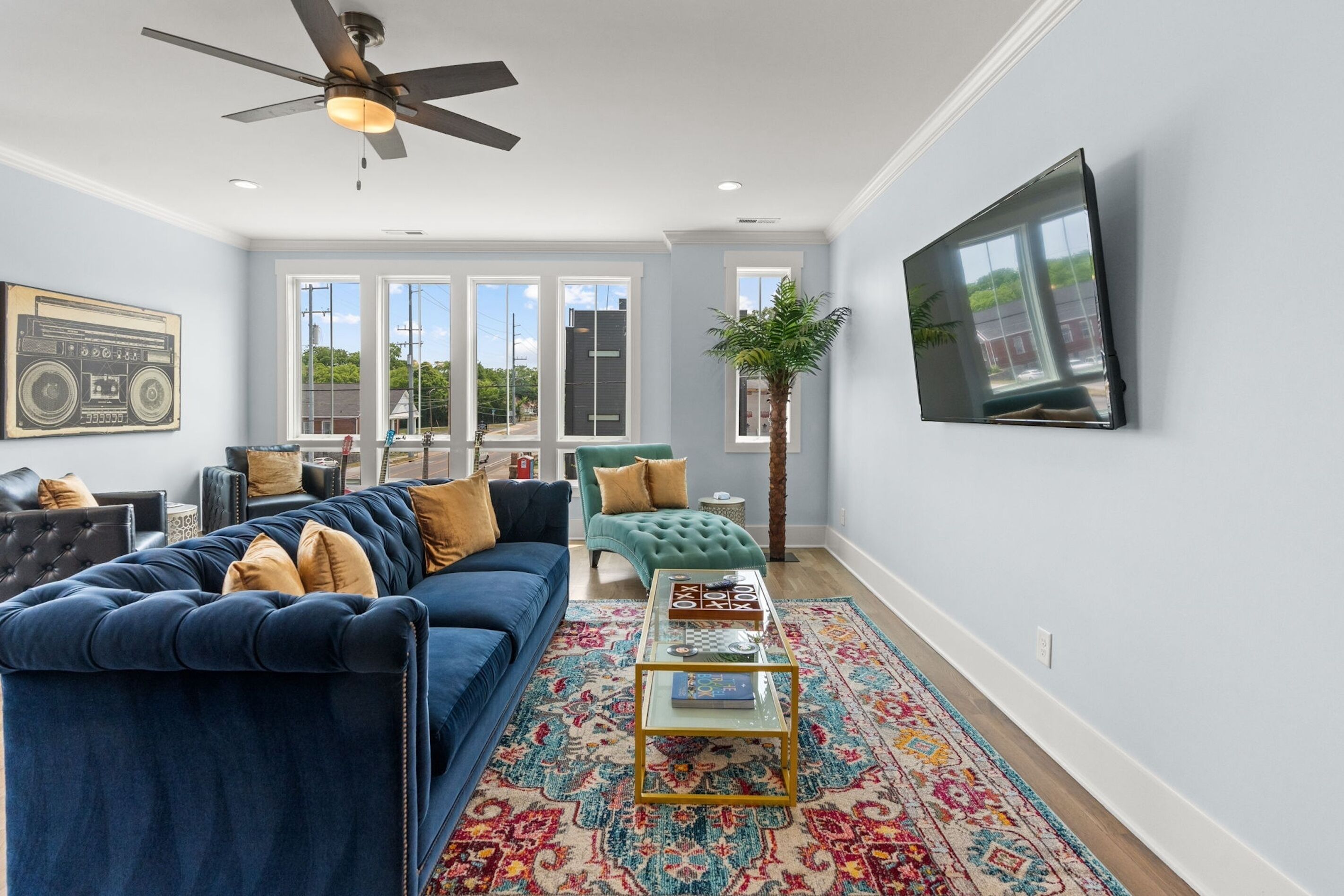 Blue Note Retreat – Nashville-Chic Townhome for 8 w/ Rooftop Deck!