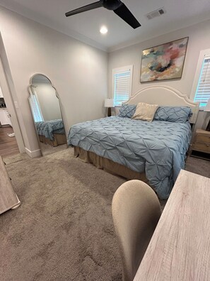 3 bedrooms, desk, iron/ironing board, free WiFi