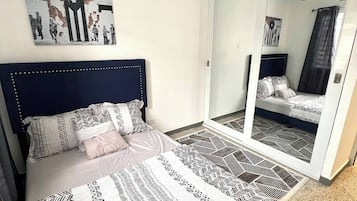 Apartment, 3 Bedrooms | Living room