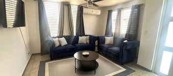 Stylish Remodeled 3BR w Yard Near Airport and Beaches