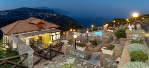 Property grounds - AMORE RENTALS - Villa Lions Rose with Swimming Pool and Sea View (Sant´Agata sui Due Golfi)