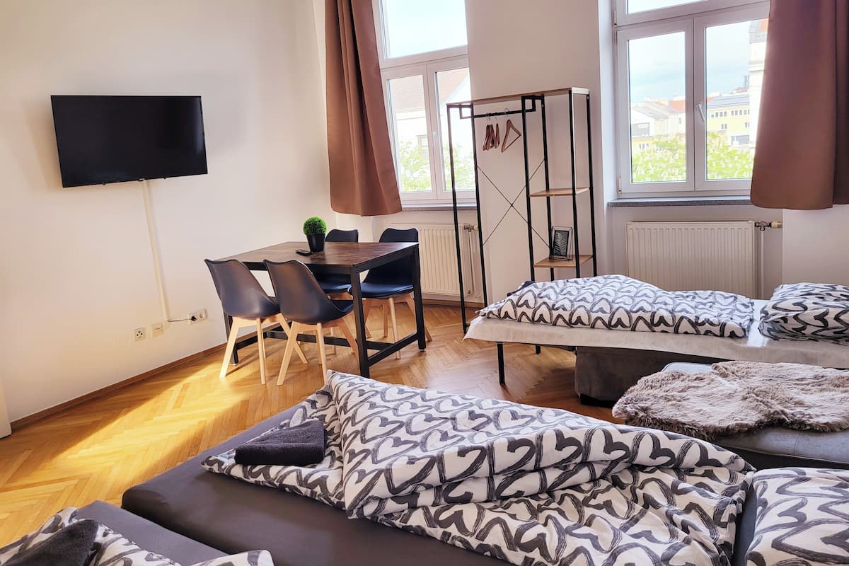 Soundproofing, WiFi (free)